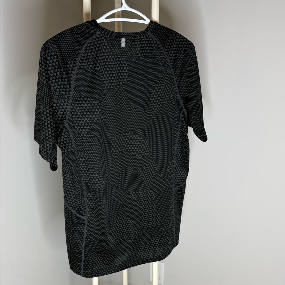 Nike Gray Patterned Tee - Picture 7 of 7